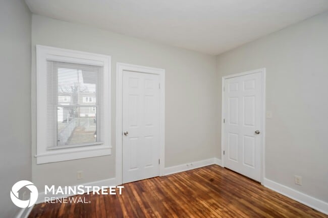 Building Photo - 1821 W Lee St