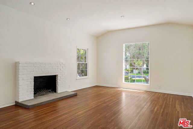 Building Photo - 423 15th St