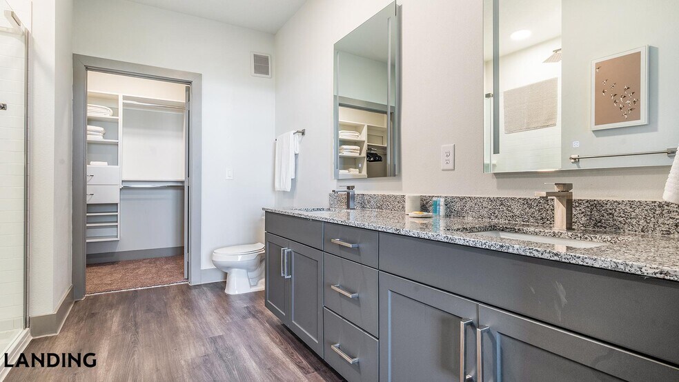 Building Photo - 2995 Railside Lp