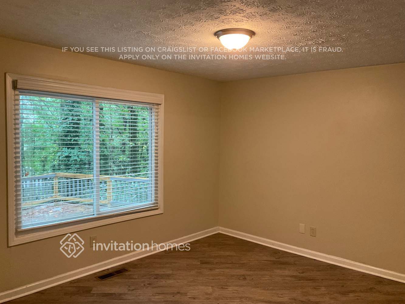 Building Photo - 1533 Hillhaven Dr