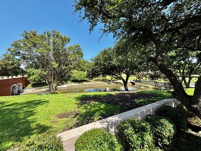 Building Photo - 503 Ranch Trail