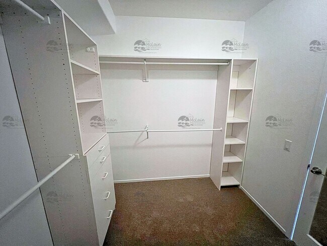 Building Photo - End unit 4 Bedroom House Available Now in ...