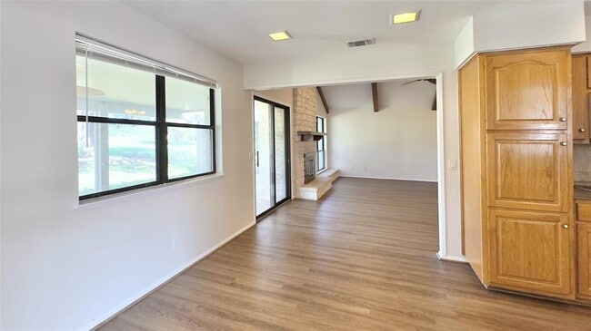 Building Photo - 843 Sunfish St