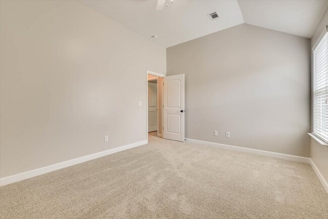 Building Photo - 127 Radcliff Dr