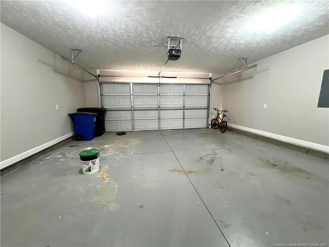 Building Photo - 240 Declaration Dr