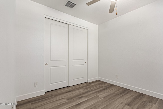 Building Photo - 18455 W Sandlewood Dr