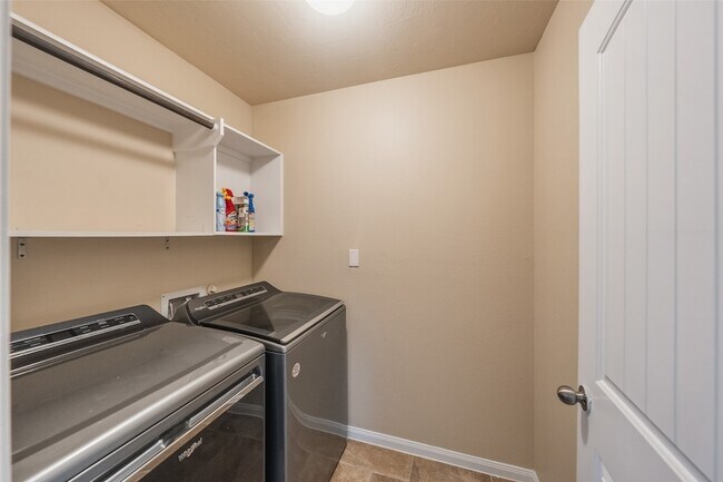 Building Photo - 24213 Nichols Trace Dr