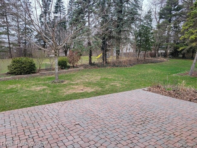 Building Photo - 6927 Northpoint Dr