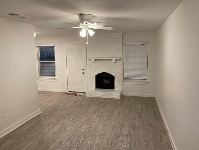 Building Photo - 2408 Burleson Ct