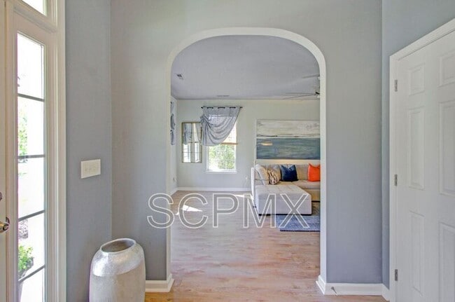 Building Photo - 8963 N Red Maple Cir