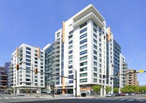 Building Photo - Latitude