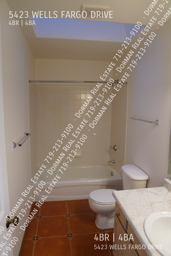 Building Photo - 5423 Wells Fargo Dr W