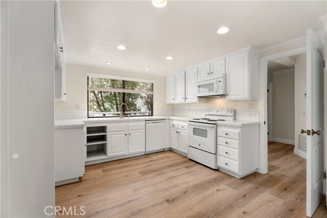 Building Photo - 3 Kamalii Ct