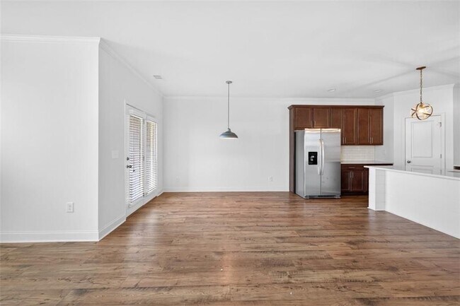 Building Photo - 5524 Garens Way