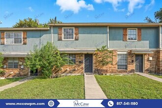 Building Photo - 314 Candlewood Ln