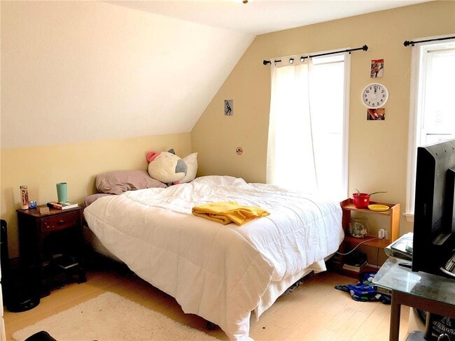 Building Photo - 2319 Cole Ave SE