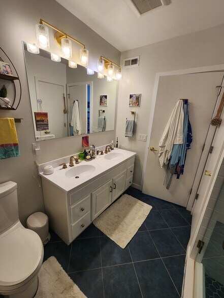 Building Photo - 1500 N American St