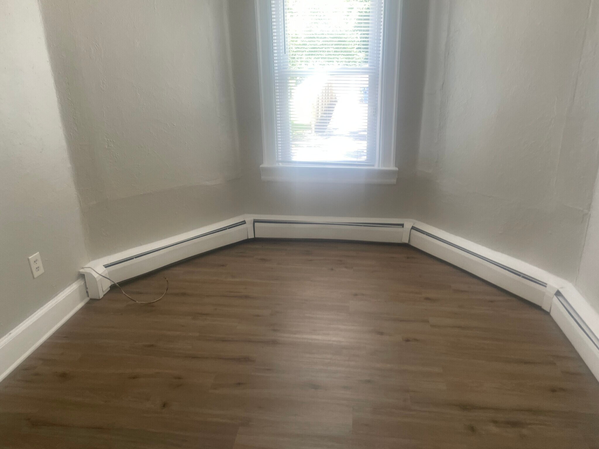 Building Photo - 406 Fisher Ave