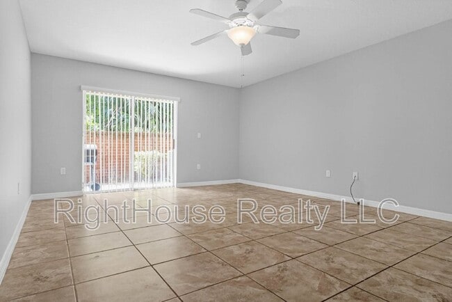 Building Photo - 260 Carina Cir