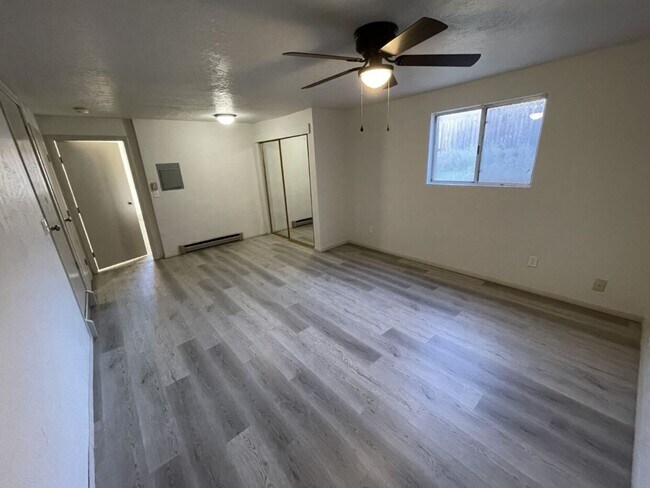 Building Photo - Coming Soon! Beautifully Remodeled 3-Bedroom Home with Fenced Yard & Covered Parking