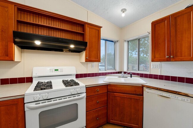 Building Photo - 13507 W Stella Ln