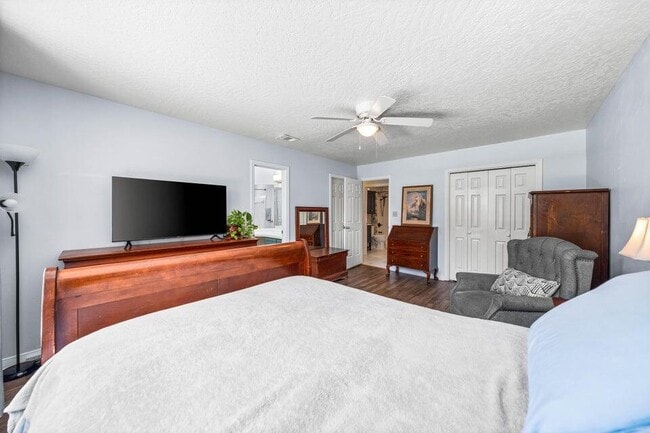 Building Photo - 408 Ridge Wood Cir