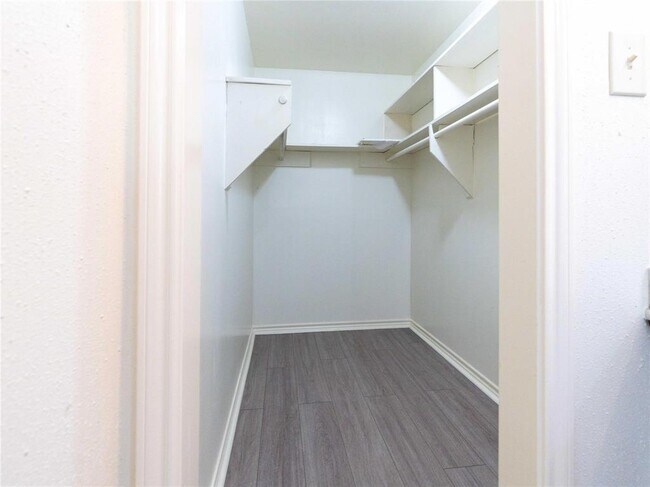 Building Photo - 11218 Sageview Dr