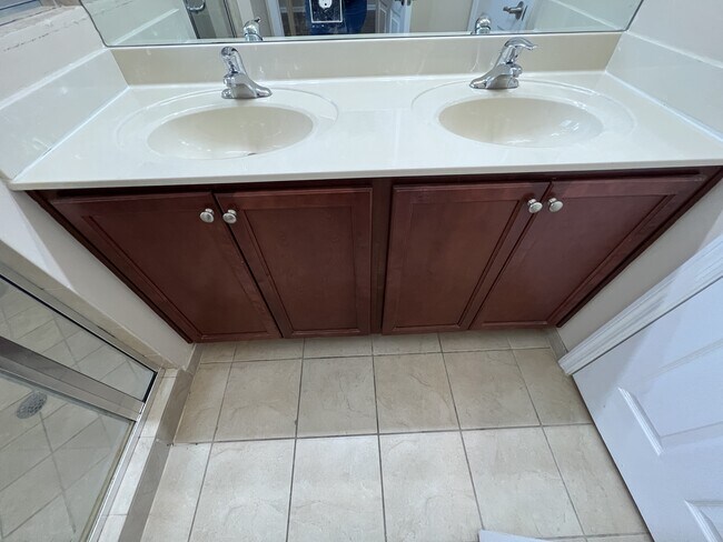 Building Photo - 3222 NW 31st Terrace