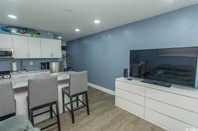 Building Photo - 1207 S Ocean Blvd