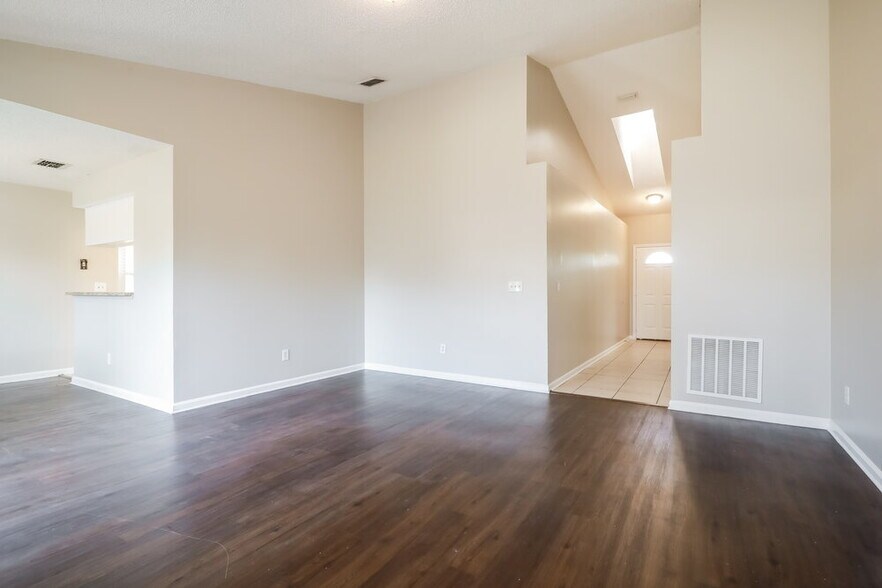 Building Photo - 2938 Seans Ct