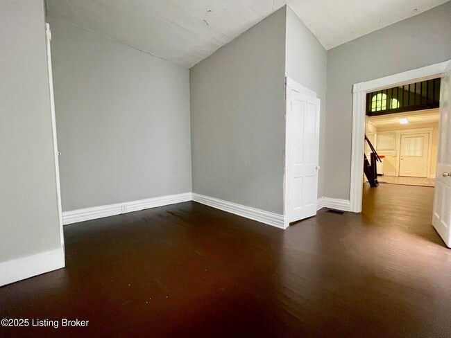 Building Photo - 415 W Ormsby Ave