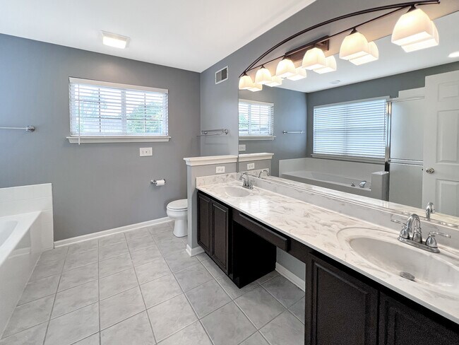 Building Photo - 416 Farnsworth Cir