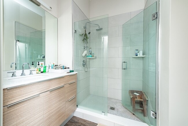 Building Photo - 400 Mystic Ave