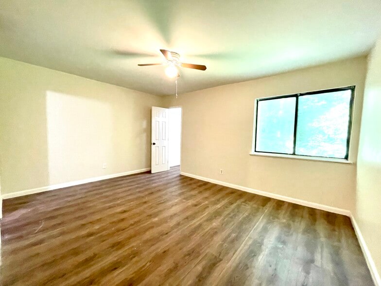 Building Photo - 6428 Parton Ct