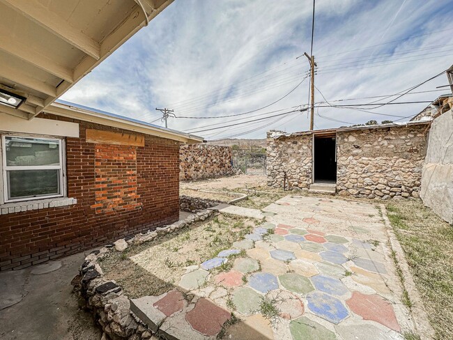 Building Photo - Welcome home!