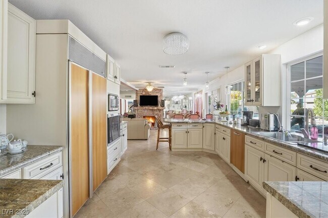 Building Photo - 3182 Moonflower Dr