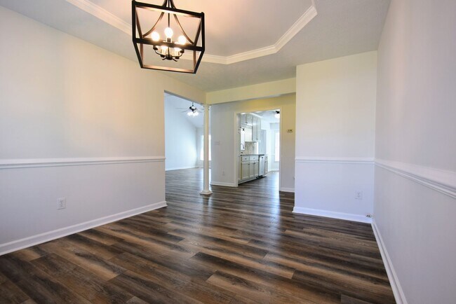 Building Photo - 2828 Franzia Dr