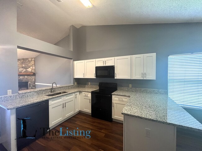 Building Photo - 444 Long Pine Dr