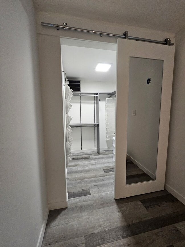 Building Photo - Newly Remodeled Home