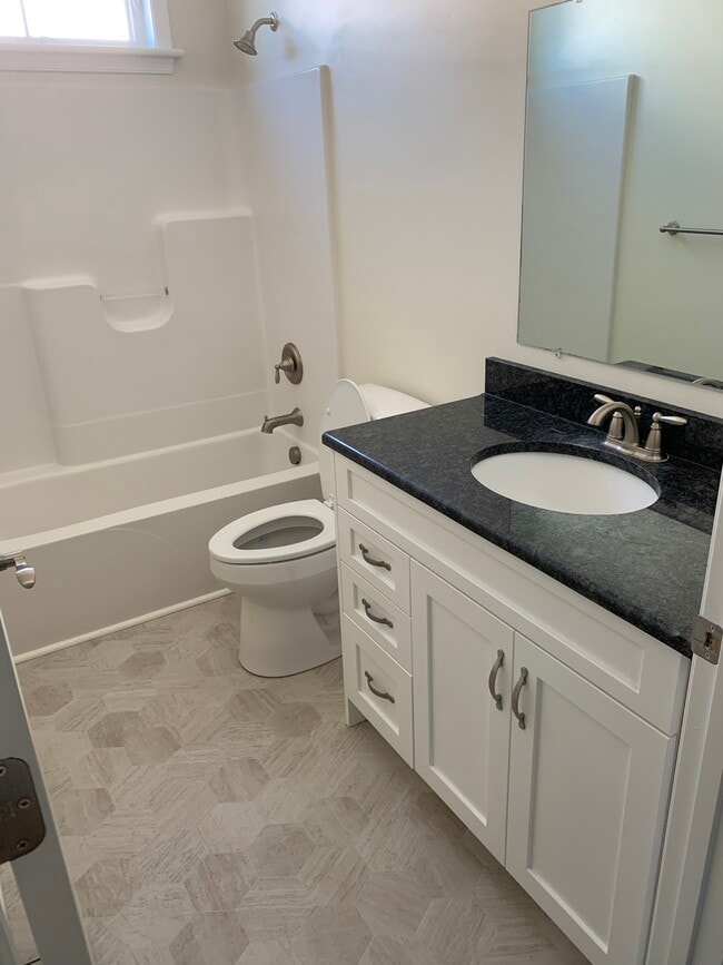 Building Photo - 145 Mayflower Dr