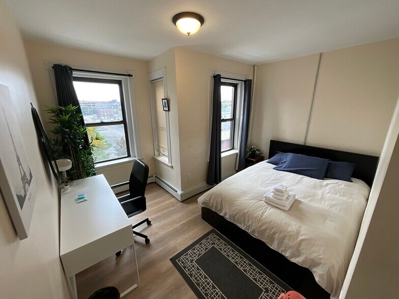 Building Photo - 871 Harrison Ave