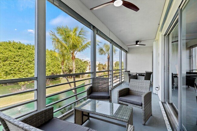 Building Photo - 300 Waterway Dr S