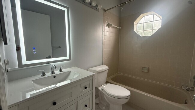 Building Photo - 6526 Via Regina