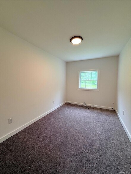 Building Photo - 26 Quartz Ln