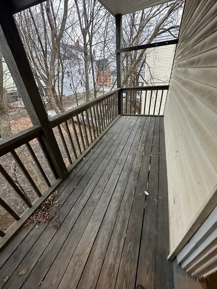 Building Photo - 51 College St