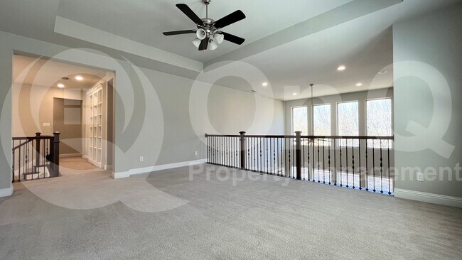 Building Photo - 7005 Golf Club Dr