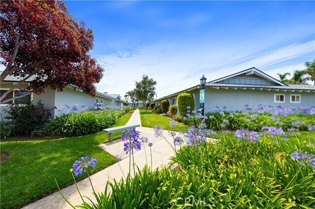 Building Photo - 2034 E Santa Clara Ave