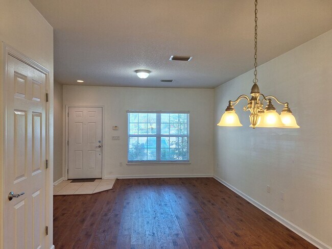 Building Photo - 8106 Summer Cove Ct