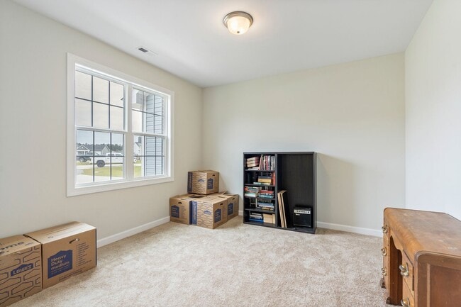 Building Photo - READY NOW! Spacious 5 bedroom w Bonus & 3.5 Bath Two Story Home on Cul-de-sac