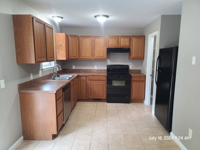 Building Photo - 3 Bedroom Townhouse for Rent in Waynesboro!